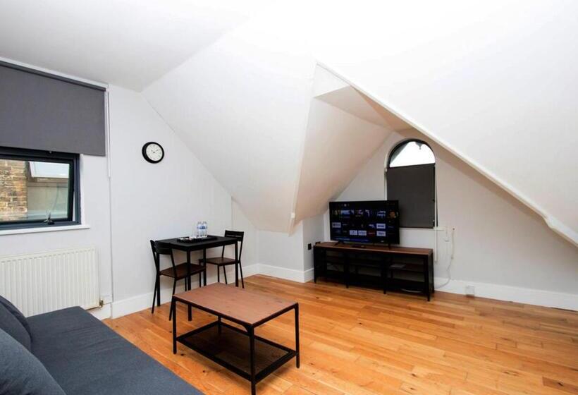 فندق Westciti Caroco Apart