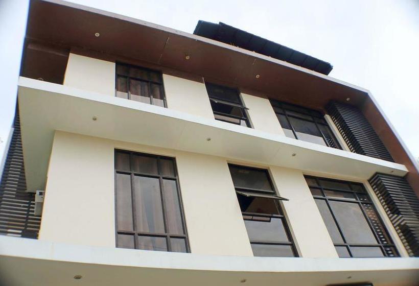 هتل Zen Rooms F. Torralba St