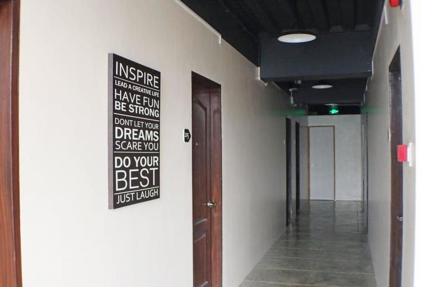 هتل Zen Rooms F. Torralba St