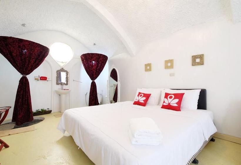 Отель Zen Rooms Titus Poison Garden