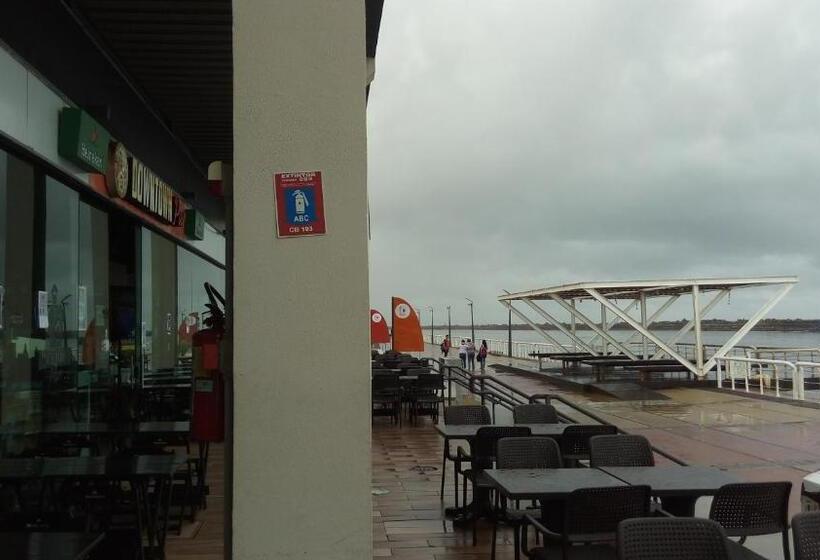 Mangue Oranje Hostel