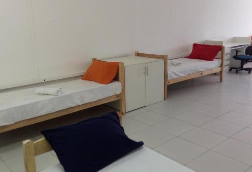 Mangue Oranje Hostel