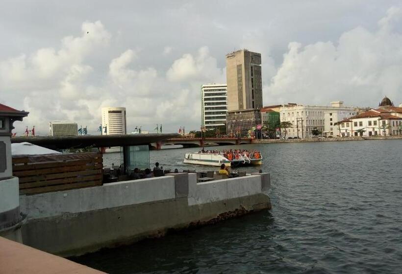 Mangue Oranje Hostel