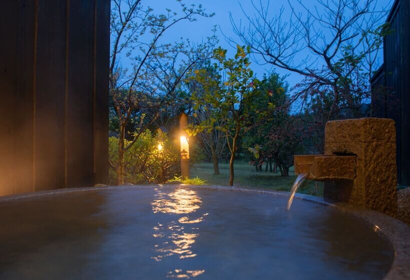 ریوکان Hanarenoyado Waraku