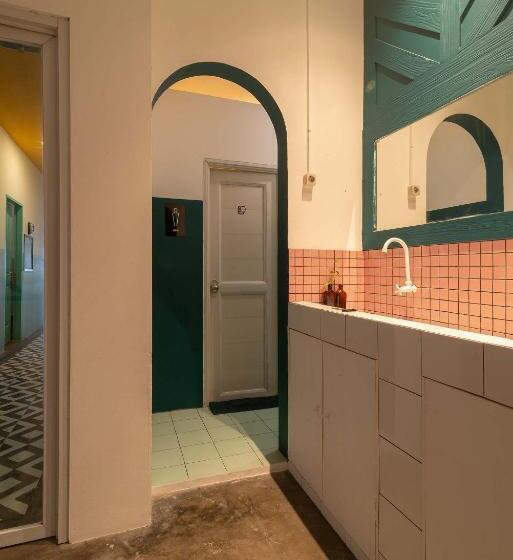 Wonderloft Hostel Kota Tua