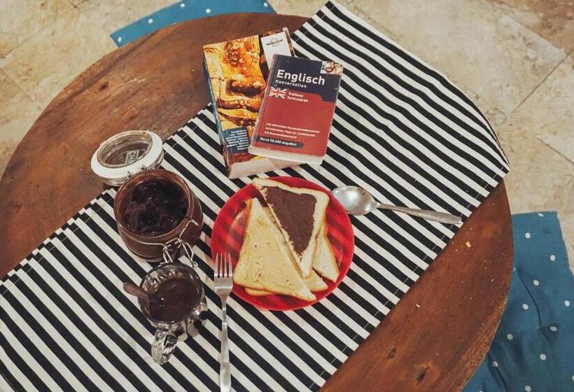 Wonderloft Hostel Kota Tua