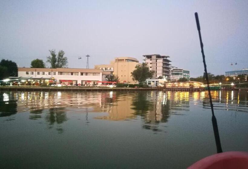 هاستل Max   Mamaia Nord