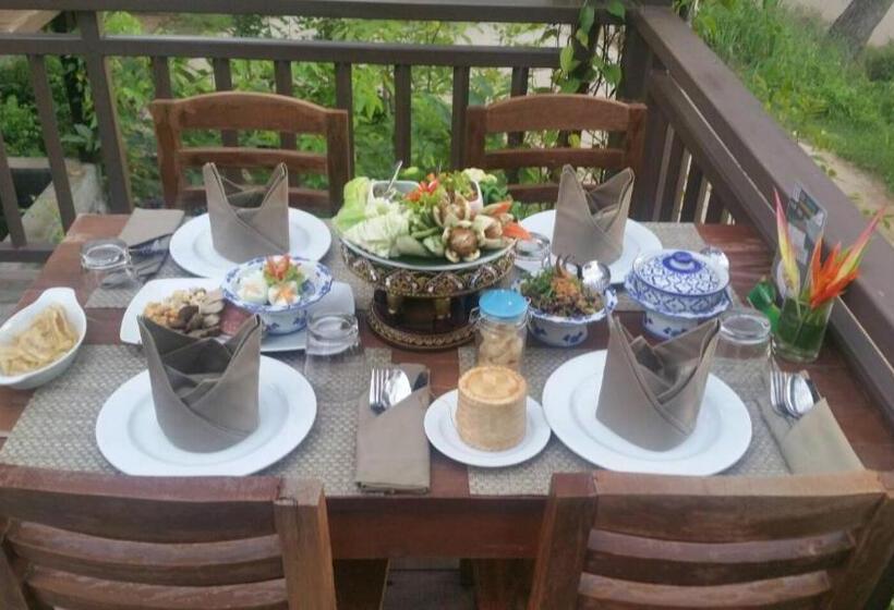 Bansaeo Garden And Resort