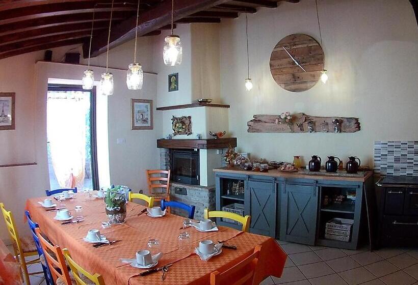 مبيت وإفطار Alla Corte Di Carla