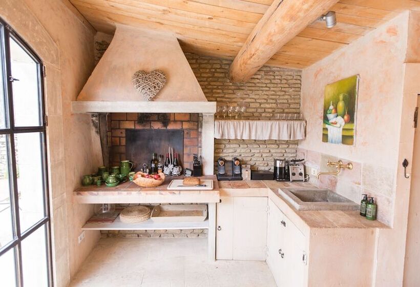 ベッドアンドブレックファースト Domaine Les Roullets