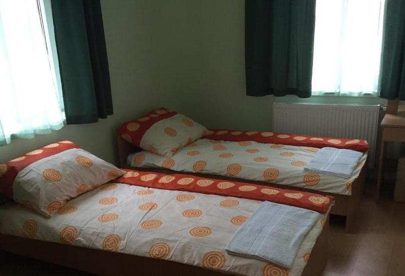 ベッドアンドブレックファースト Mamre Szálló