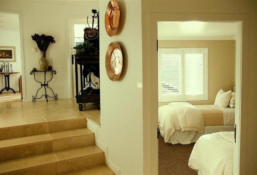 Bed and Breakfast Ngamihi Lodge