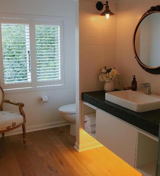 Bed and Breakfast Ngamihi Lodge