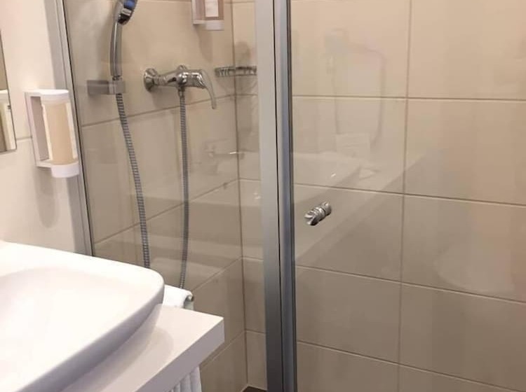 צימר Novina Sleep Inn Herzogenaurach