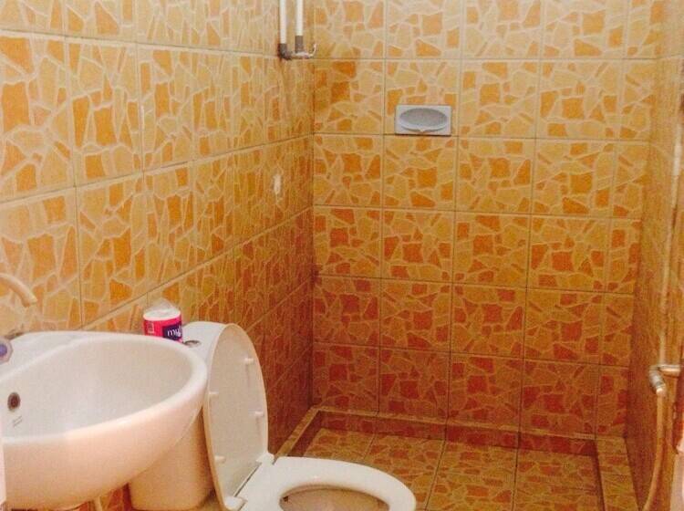 Good For Ya Knee Hostel   Adults Only