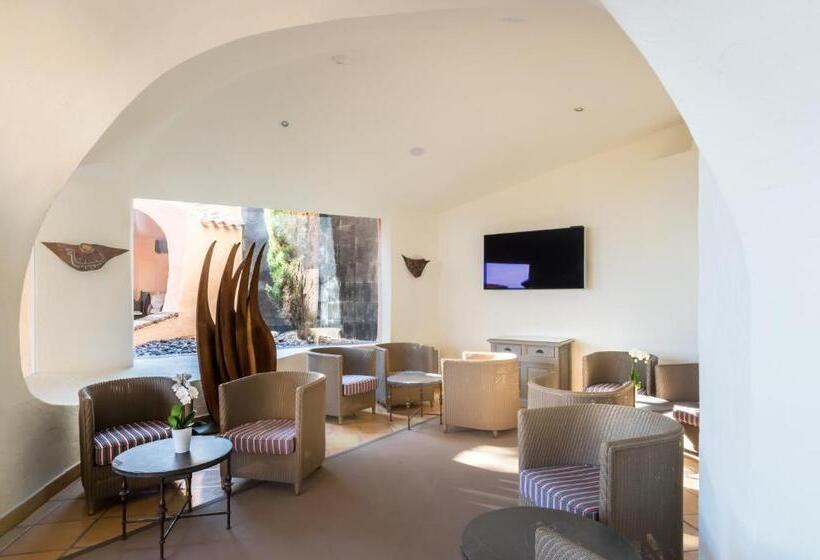 Отель Club Port La Galere