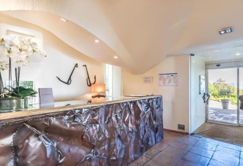 Отель Club Port La Galere