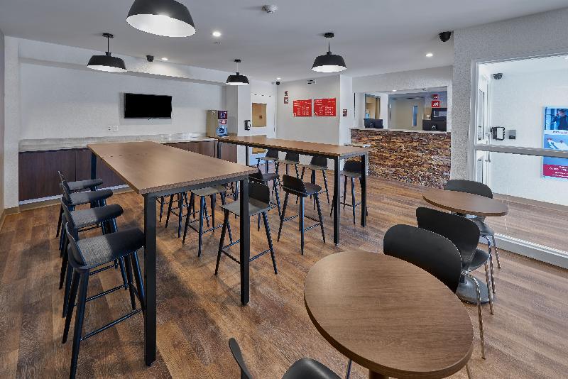 בית מלון כפרי Extended Suites Tijuana Macroplaza