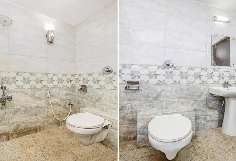 ホテル Itsy By Treebo  Greenwood Inn And Suites