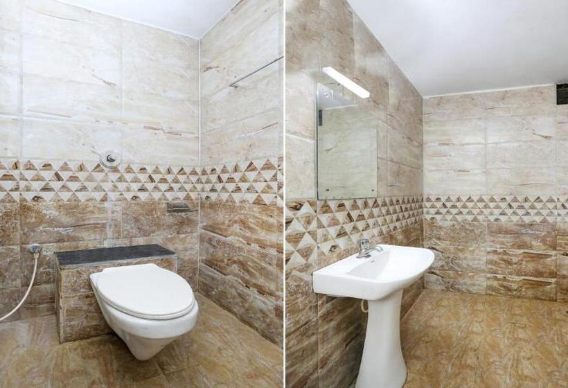 בית מלון כפרי Itsy By Treebo  Greenwood Inn And Suites