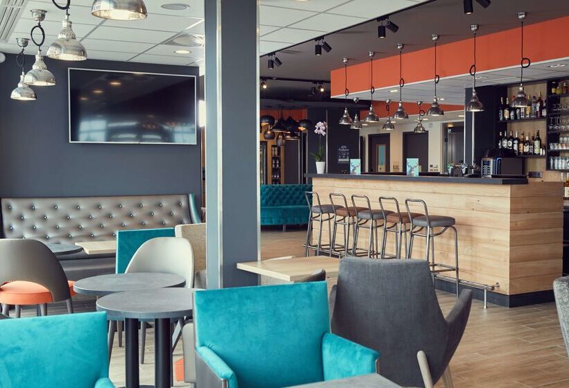 בית מלון כפרי Kyriad Pontarlier