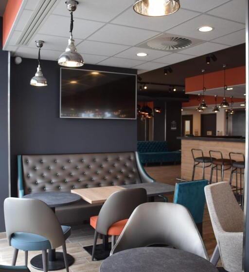 בית מלון כפרי Kyriad Pontarlier