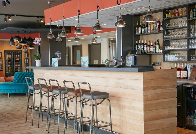 בית מלון כפרי Kyriad Pontarlier