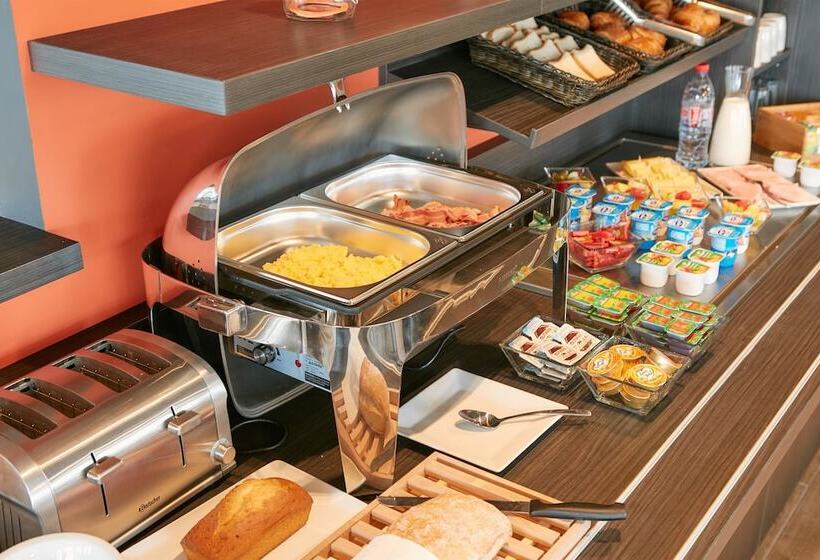 בית מלון כפרי Kyriad Pontarlier