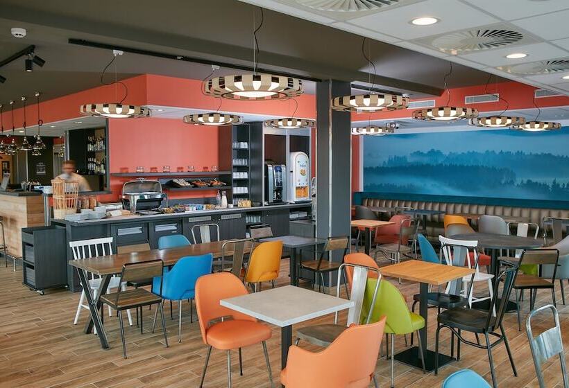 ホテル Kyriad Pontarlier