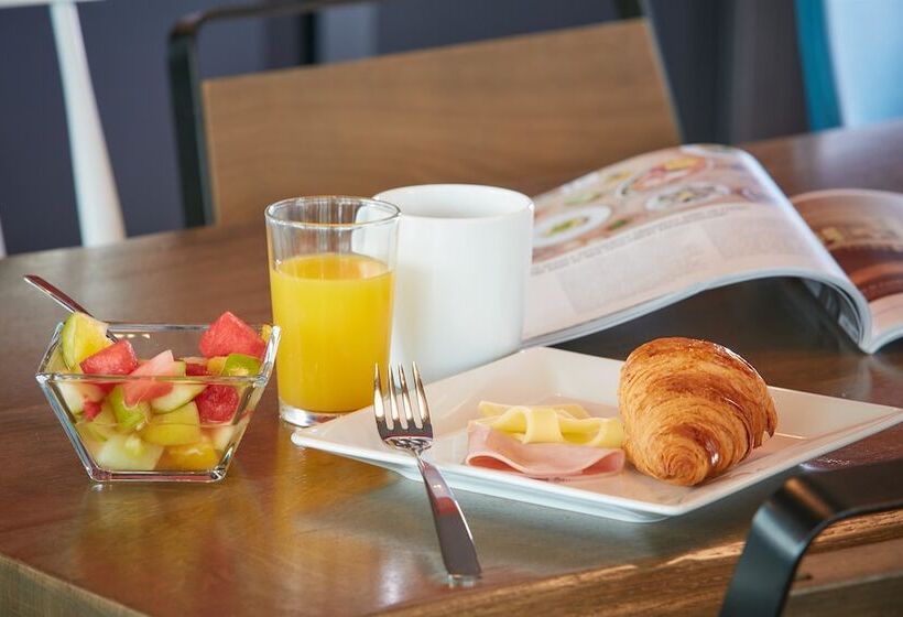 בית מלון כפרי Kyriad Pontarlier