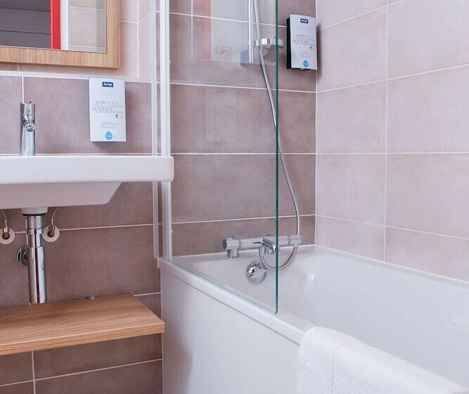 בית מלון כפרי Kyriad Pontarlier