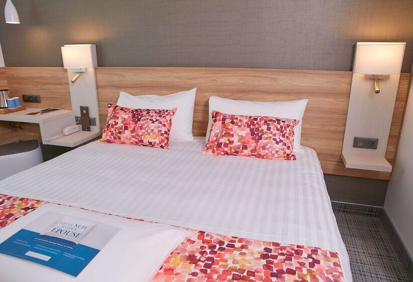 בית מלון כפרי Kyriad Pontarlier