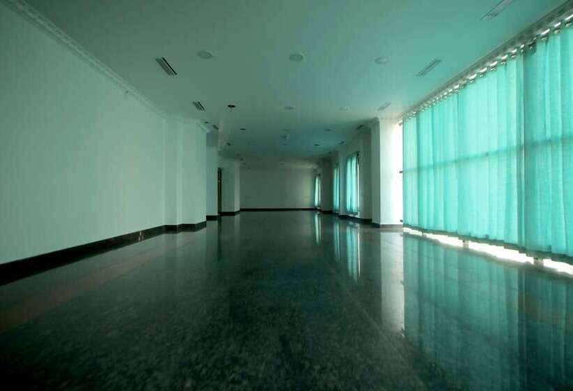 ホテル Lee Crysstal