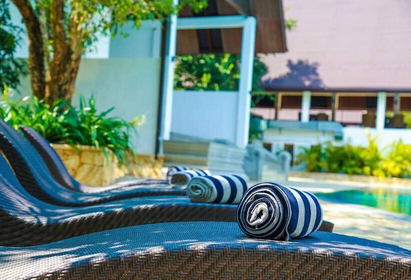 Отель Liyya Water Villas