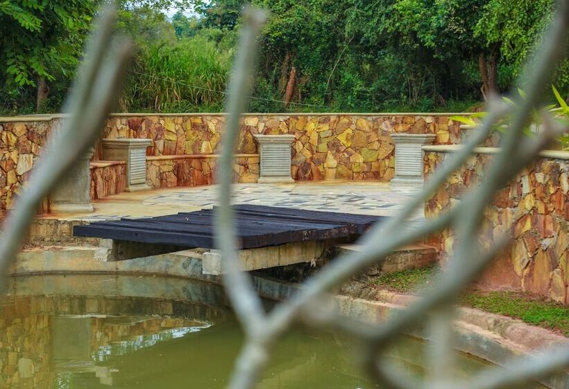 Отель Liyya Water Villas