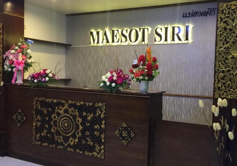 Отель Maesot Siri