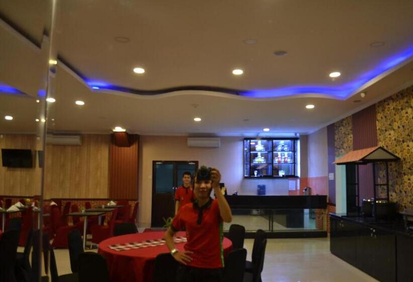 ホテル Puncak Budget