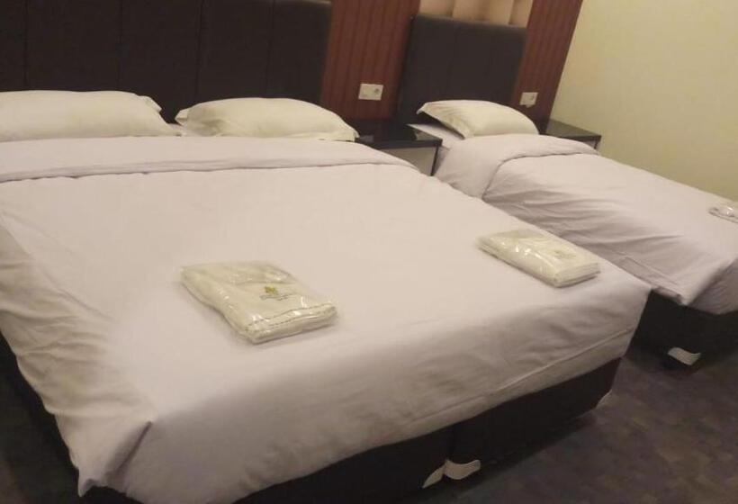 ホテル Puncak Budget