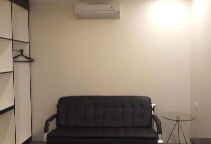 ホテル Puncak Budget