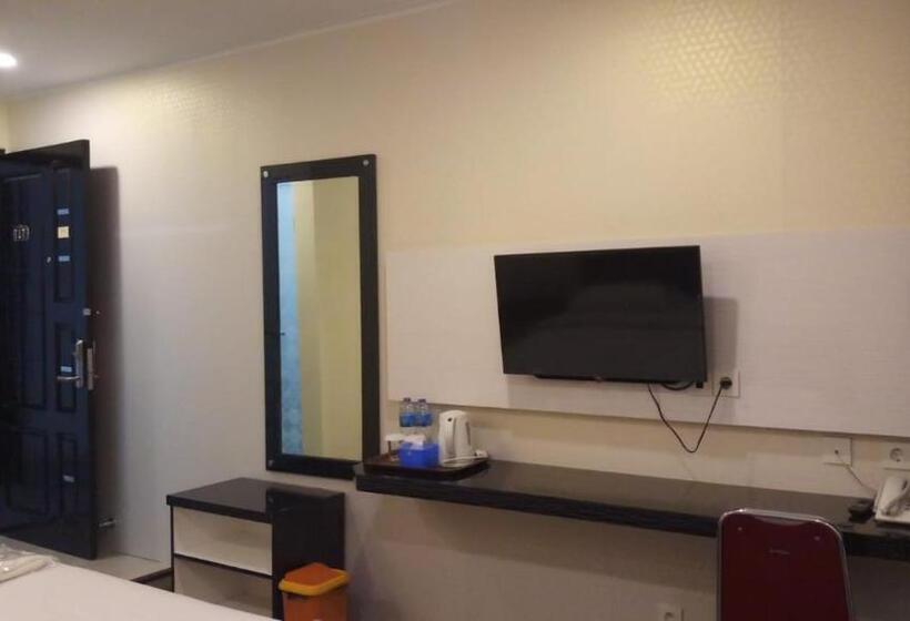 ホテル Puncak Budget