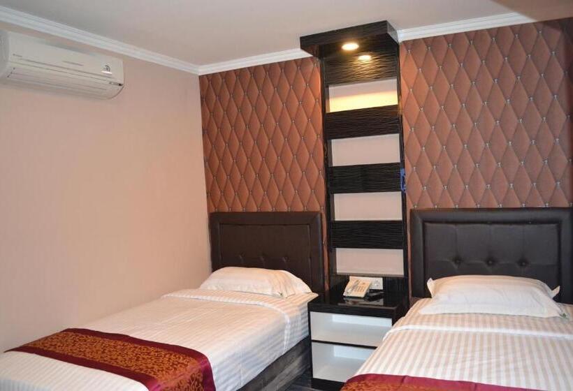 ホテル Puncak Budget