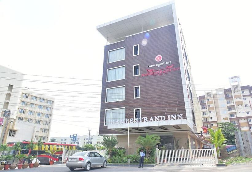 호텔 Ramee Strand Inn