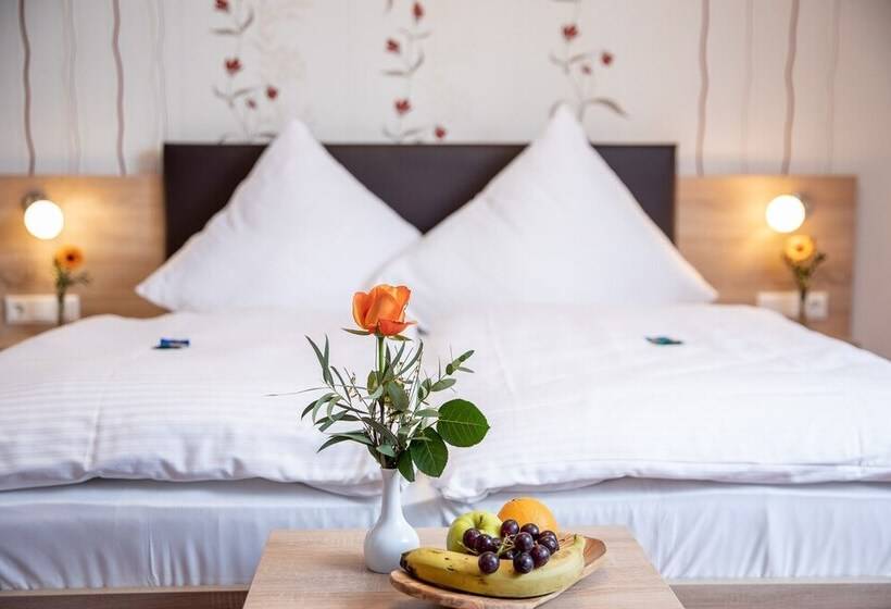 Отель Restaurant Straussen