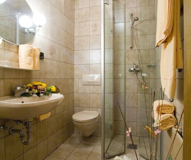 Отель Restaurant Straussen