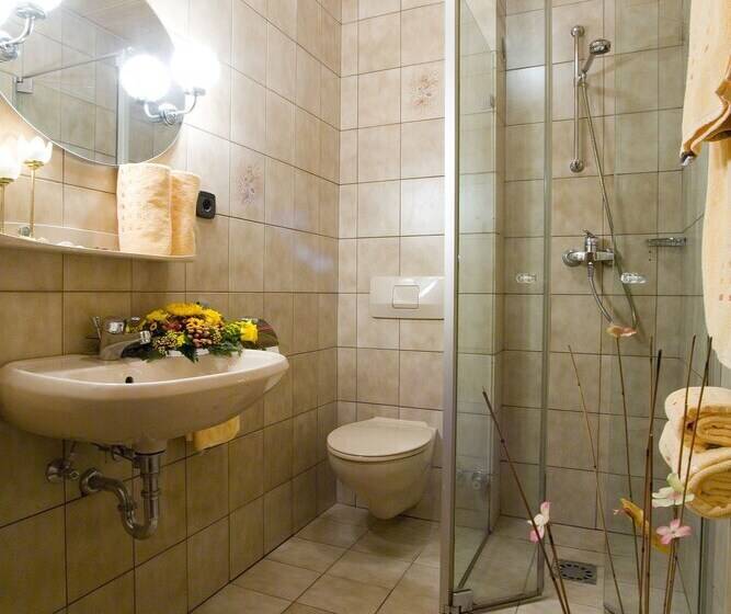 Отель Restaurant Straussen