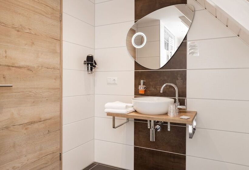 Отель Restaurant Straussen