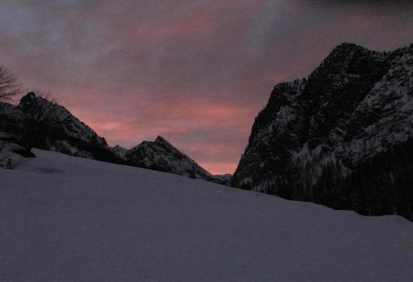 Отель Rifugio Lou Lindal