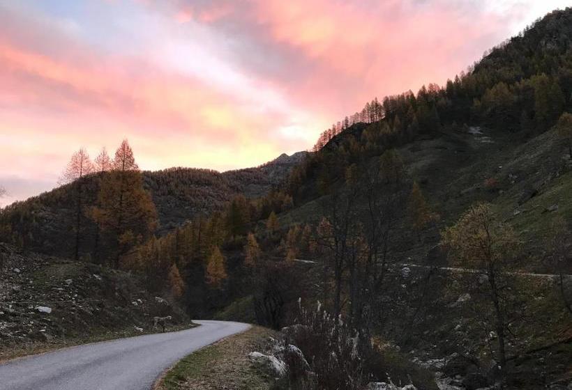 Отель Rifugio Lou Lindal