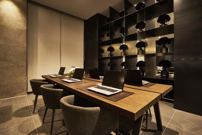 فندق Royal Emporium Incheon Airport