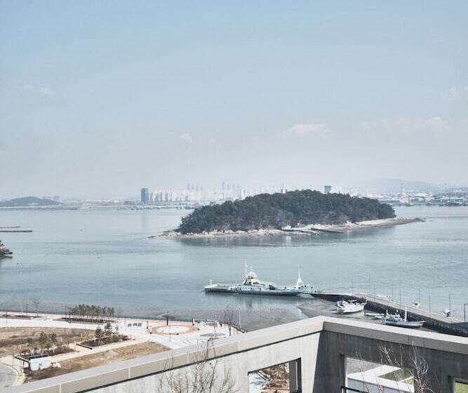 فندق Royal Emporium Incheon Airport